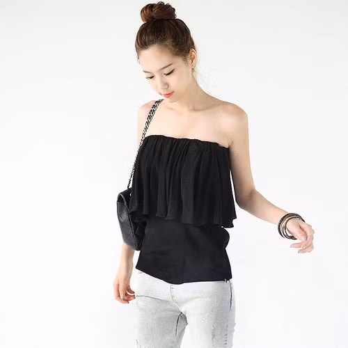 Áo quây. Áo quây là xu hướng được các chị em chọn lựa được nhiều trong những ngày hè, giúp phái đẹp cảm nhận rõ nhất sự "ve vuốt" của nắng gió trên phần vai và lưng. Thậm chí, nó còn làm người mặc trở nên gợi cảm hơn. Song hầu hết đàn ông đều không thích, bởi khi mặc, các chị em thường mặc áo ngực không dây. Các chàng cho rằng vòng 1 của phái đẹp sẽ hoàn hảo hơn khi mặc một chiếc áo nịt ngực đầy đủ.