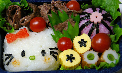 Mèo Hello Kitty ngộ nghĩnh...