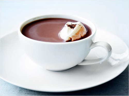 Chocolate nóng. Đây là đồ uống chứa ít calo, chỉ 80-100 calo trong một gói hỗn hợp, nhưng chứa tới 161mg natri (chiếm 7% lượng muối ăn theo khuyến cáo). Vì vậy nếu đang thực hiện chế độ ăn kiêng muối, bạn nên tránh xa món này.