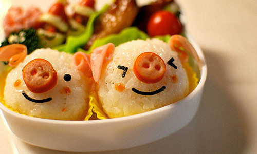 Hai chú heo con đáng yêu.