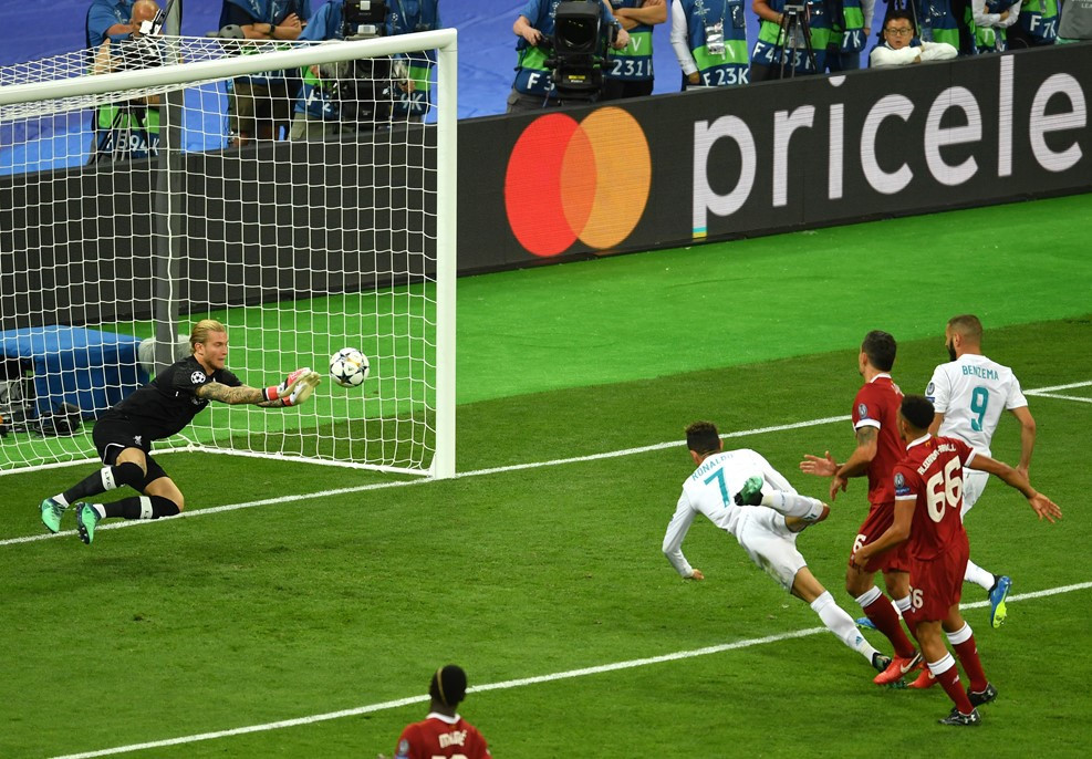 Có thể thấy trong cả trận đấu, dấu ấn của HLV Zidane người được mệnh danh là "Chân mệnh thiên tử" của Real Madrid là rất lớn. Từ việc bất đặc dĩ phải thay Cavajal ra sân do chấn thương bằng Nacho, cầu thủ giữ chắc được vị trí cánh phải hay bước ngoặt cả trận đấu khi quyết định tung Gareth Bale vào sân để thay người "kém duyên" Isco.