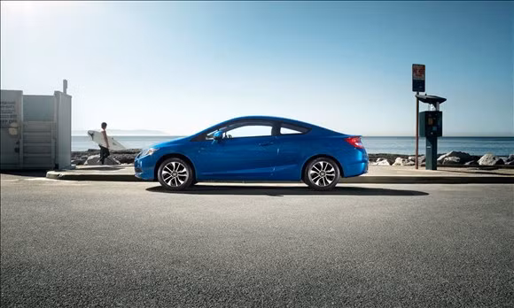 Sau khi phiên bản Honda Civic đầu tiên ra mắt năm 2012, nhiều người nhận xét mẫu xe này không ấn tượng. Tuy nhiên phiên bản năm 2013 đã được cải tiến hơn rất nhiều với khả năng vận hành thú vị hơn và nội thất chất lượng cao hơn.