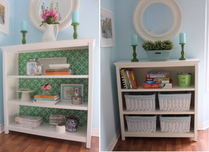 Tủ sách bắt mắt. Hãy sử dụng giấy dán tường màu sắc để thay đổi diện mạo cho kệ sách đơn điệu giúp nó trông nổi bật hơn.