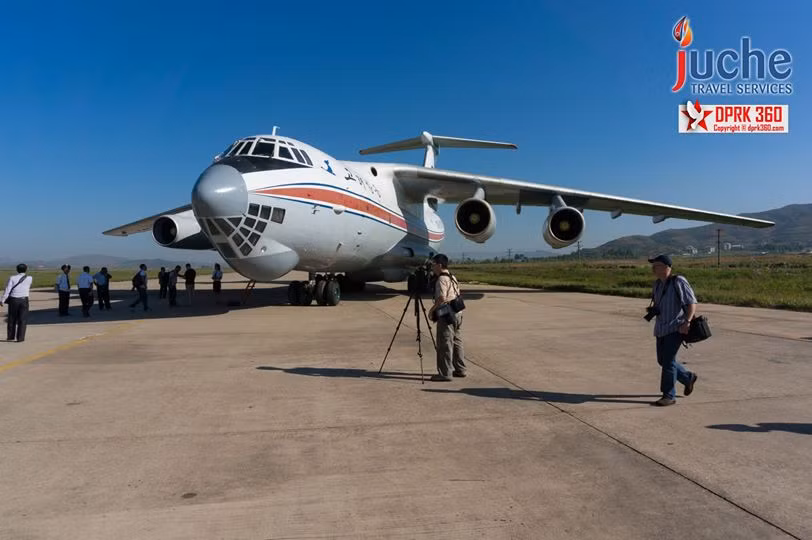 Ilyushin Il-76, chiếc phi cơ trang bị 4 động cơ được sản xuất ở Nga là một trong những chiếc máy bay đưa bạn tới thăm Triều Tiên.