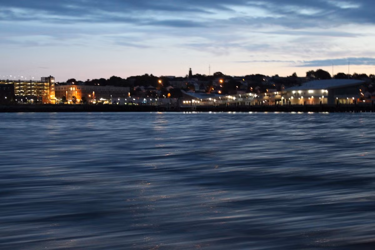 Thuyền trưởng Craigt là một trong 5.900 người được cấp phép đánh bắt tôm hùm ở Maine (Mỹ). Công việc của họ khá vất vả, họ thường bắt đầu ra khơi từ 4h30 sáng.