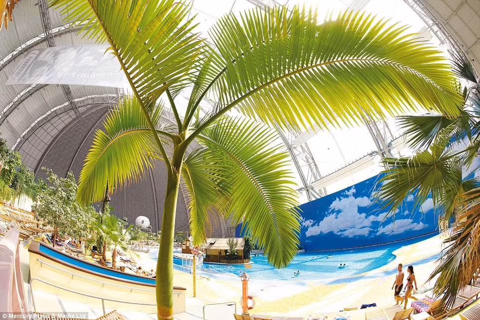 Cảnh quan đẹp lung linh của Tropical Island.