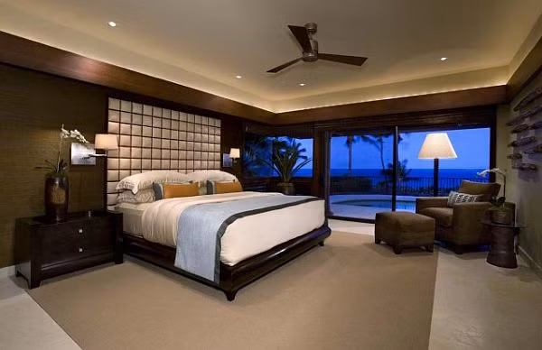 Phòng ngủ với tầm nhìn toàn cảnh thành phố, chủ nhân có thể ngắm nhìn toàn cảnh vào ban đêm.