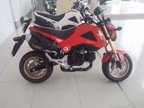 Tri thức trực tuyến dẫn nguồn tin từ một số đại lý ủy quyền của Honda Việt Nam cho hay, mẫu xe côn tay mini đầu tiên của hãng xe Nhật Bản sẽ ra mắt thị trường Việt Nam vào cuối tháng 9 này với mức giá bán dự kiến khoảng 70 triệu đồng. Ảnh: Facebook Otofun.