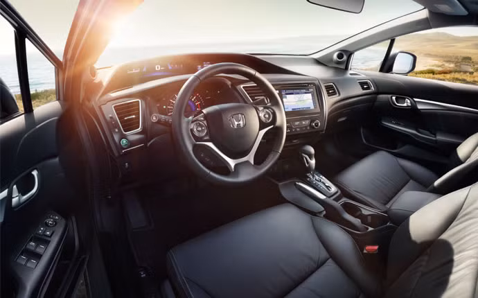 Khách hàng dễ dàng nhận thấy mẫu xe Nhật Bản này hầu như không thay đổi so với model 2014.