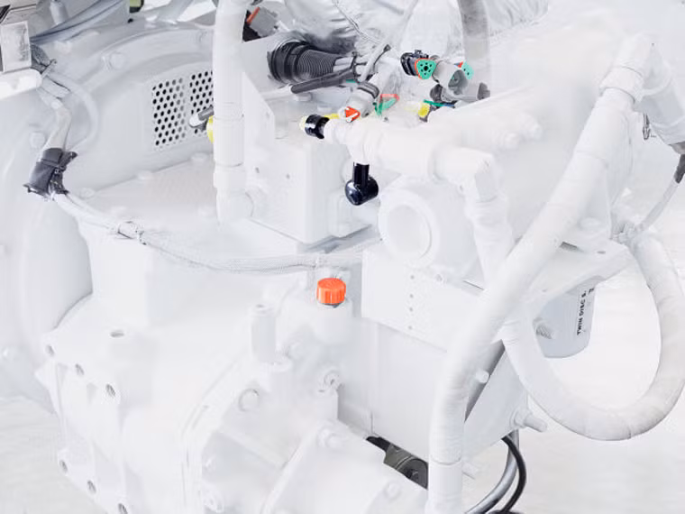 Với công suất 17.000 mã lực, tốc độ hơn 100 km/h, siêu du thuyền Wally 118 được giới thiệu sẽ đem đến cho chủ nhân cảm giác như đang bay trên mặt nước khi nó di chuyển với tốc độ nhanh.