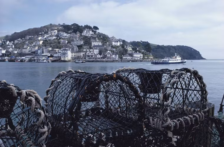 Khu resort Dartmouth, Devon đứng thứ 4 về giá cả đắt đỏ. Du khách sẽ phải bỏ ra ít nhất 87 bảng/phòng để tận hưởng một đêm nghỉ dưỡng ở đây.