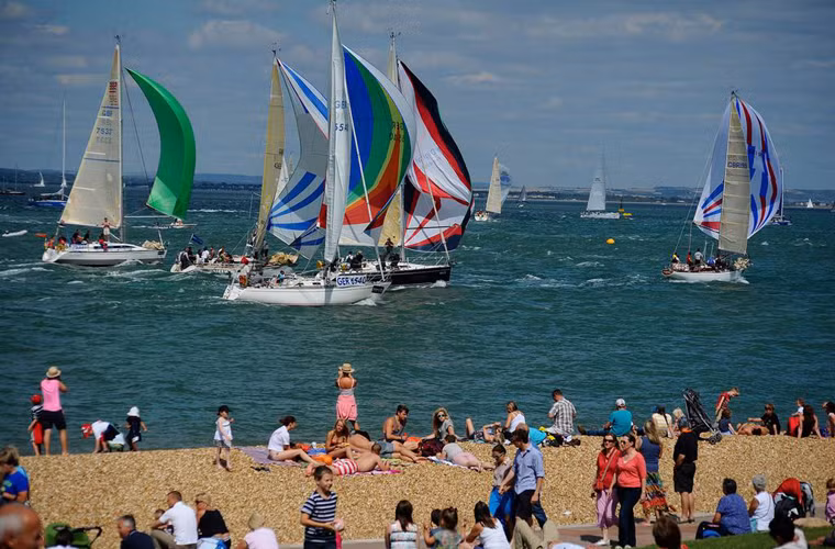 Đứng thứ 3 là Cowes, một khu nghỉ mát nổi tiếng ở Isle of Wight. Một đêm ở khu resort này có giá khoảng 94 bảng Anh.