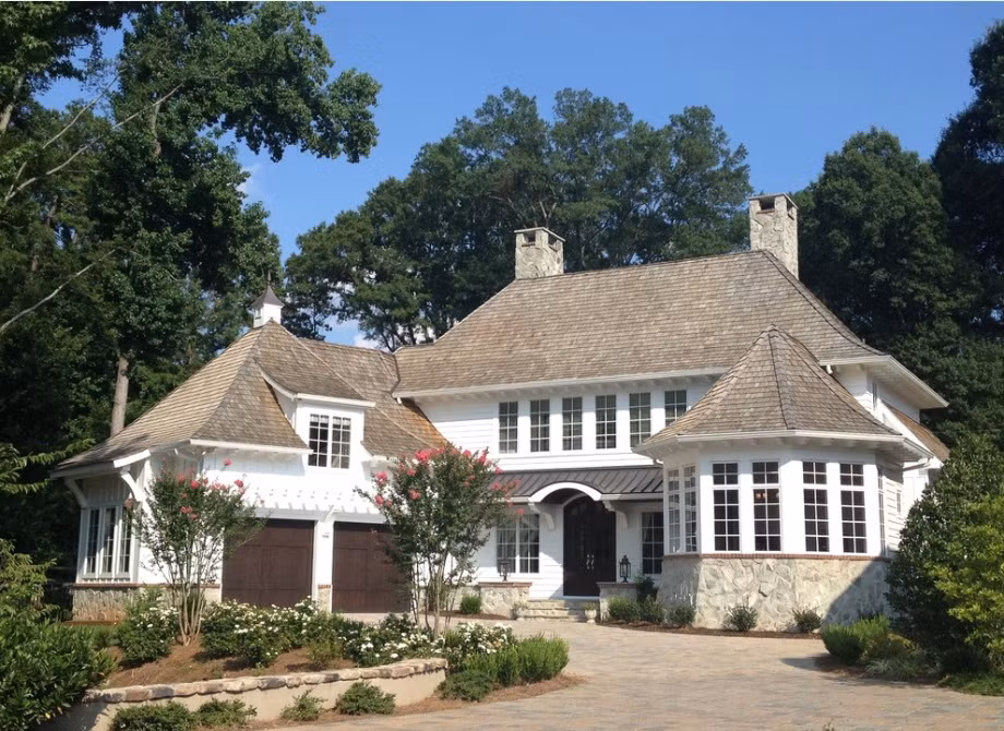  Xây nhà theo chức năng: Louis Sullivan, cố vấn của công ty thiết kế nhà Frank Lloyd Wright, cho biết, các công trình cần đặt mục đích của việc xây dựng là điểm khởi đầu của thiết kế. Mục đích của nhà bạn là gì? Bạn đã lên kế hoạch để sử dụng cho ngôi nhà của bạn như thế nào? Hãy xem xét tất cả những gì gia đình bạn cần để thiết kế ngoại thất cũng như nội thất căn nhà sao cho phù hợp.