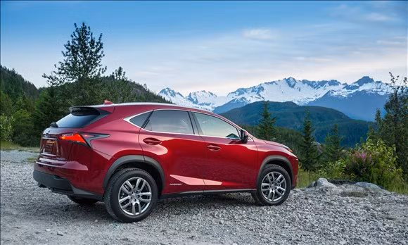 2015 Lexus NX. Lexus sẽ chuyển chiếc SUV cỡ nhỏ mới NX tới đại lý vào tháng 10, khách hàng có thể đặt xe ngay từ bây giờ. NX được trang bị động cơ hybrid bao gồm một máy xăng 2,5 lít kết hợp một động cơ điện, cho tổng công suất 195 mã lực.