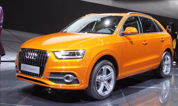 2015 Audi Q3. Dựa trên nguyên mẫu của sedan A3, mẫu SUV cỡ nhỏ Q3 được trang bị động cơ tăng áp 4 xi-lanh 2L, cho công suất tối đa 200 mã lực và mô-men xoắn 280 Nm. Q3 có một số đối thủ cạnh tranh “nặng ký” là Lexus NX và Mercedes-Benz GLA-Class.