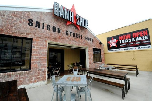 Sự ra đời của cửa hàng “Banh Shop” nằm trong nỗ lực thử nghiệm những ý tưởng nhà hàng mới của tập đoàn Yum! Brands trong bối cảnh số khách hàng tới các cửa hàng đồ ăn nhanh đang giảm dần.