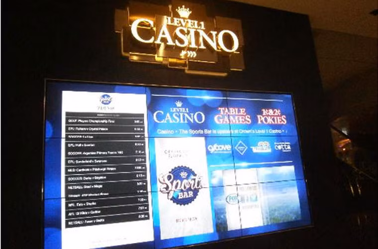 Đến với khu casino sang trọng bậc nhất này, du khách có thể lựa chọn nghỉ ngơi ở 3 khách sạn với tổng cộng hơn 1.600 phòng thường, phòng VIP và biệt thự.
