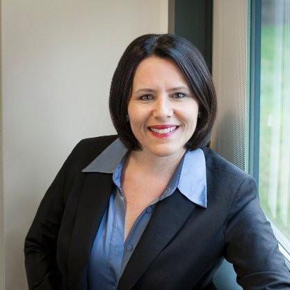 12. Trisha Habucke, giám đốc tiếp thị kỹ thuật số tại Ford. Tại Ford, Habucke chịu trách nhiệm về chiến lược tiếp thị kỹ thuật số cho hệ thống thông tin giải trí và công nghệ của hãng Ford. Trong năm 2013, công ty này đã đạt được khoảng 4,4 tỷ USD doanh thu từ quảng cáo, gồm cả phát thanh, in ấn, truyền hình, trực tuyến và điện thoại di động.