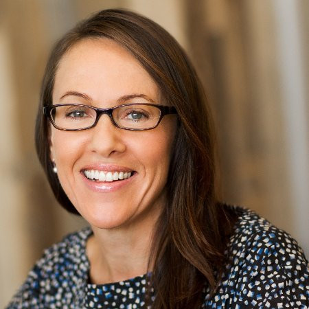 5. Sara Clemens, giám đốc chiến lược của Pandora. Tại Pandora, Clemens chịu trách nhiệm về việc mở rộng chiến lược và kinh doanh toàn cầu. Trước khi đến Pandora, cô từng làm việc tại Microsoft, LinkedIn, và Greylock Partners. Pandora báo cáo rằng họ đã đạt được 167,5 triệu USD doanh thu từ quảng cáo điện thoại di động, tăng 50% so với năm trước.