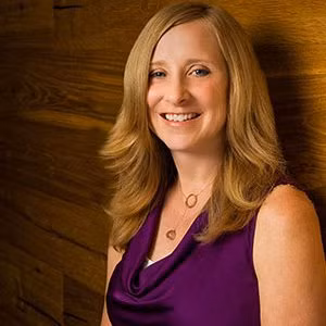 11. Jocelyn Mangan, phó giám đốc quản lý sản phẩm tại OpenTable. Mangan giám sát tất cả phát triển sản phẩm tiêu dùng cho OpenTable, gồm tất cả các giải pháp di động. Bà gia nhập OpenTable năm 2005. OpenTable báo cáo doanh thu 54 triệu USD trong quý 2 năm 2014.