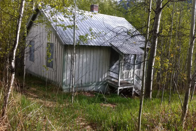 Thị trấn này lần đầu tiên được rao bán tháng 2/2010 với giá cả là 1,3 triệu USD nhưng rất ế ẩm và cuối cùng phải hạ giá.