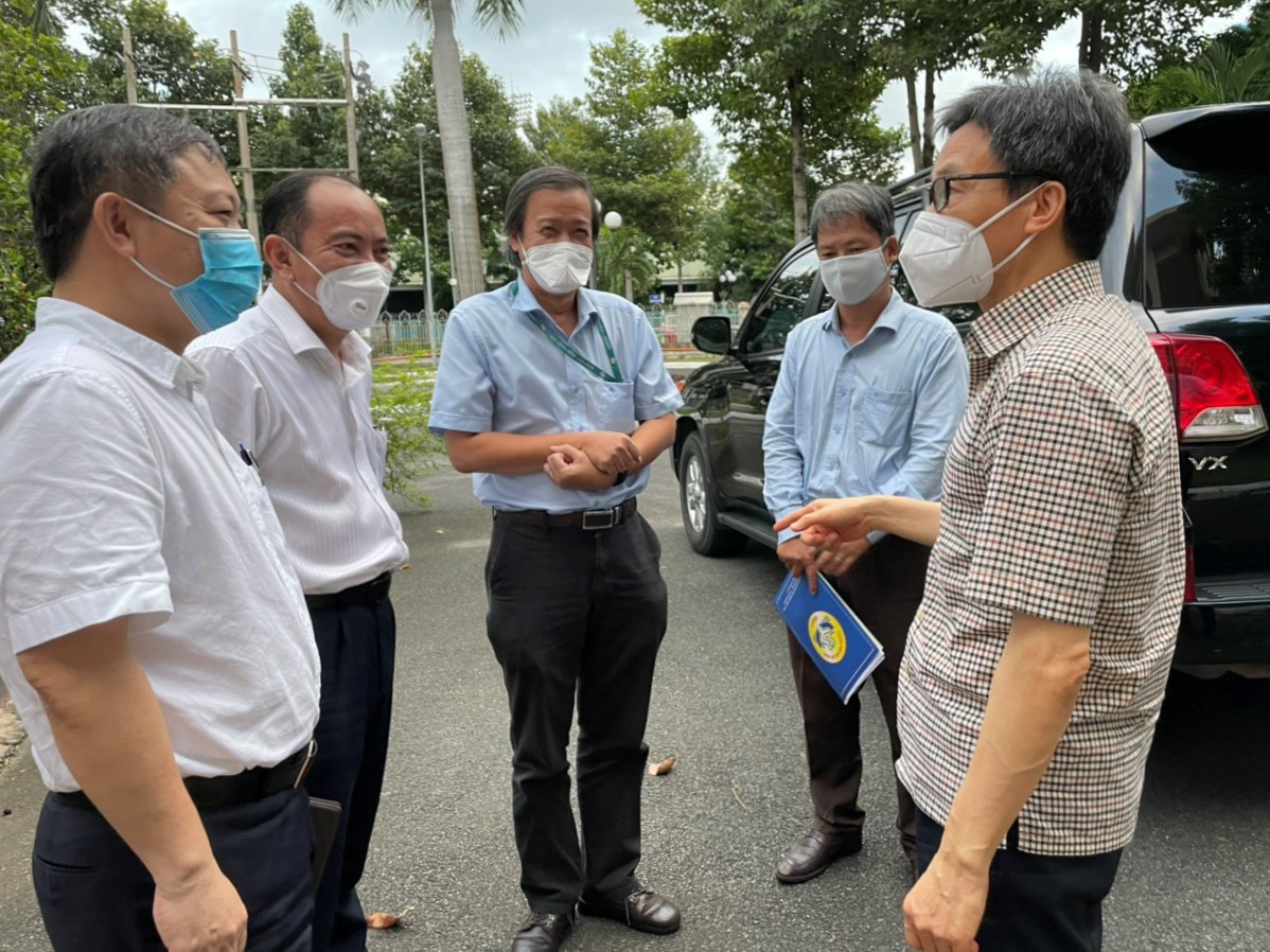 Pho thu tuong: Nguoi nhiem SARS-CoV-2 chua phai benh nhan-Hinh-2