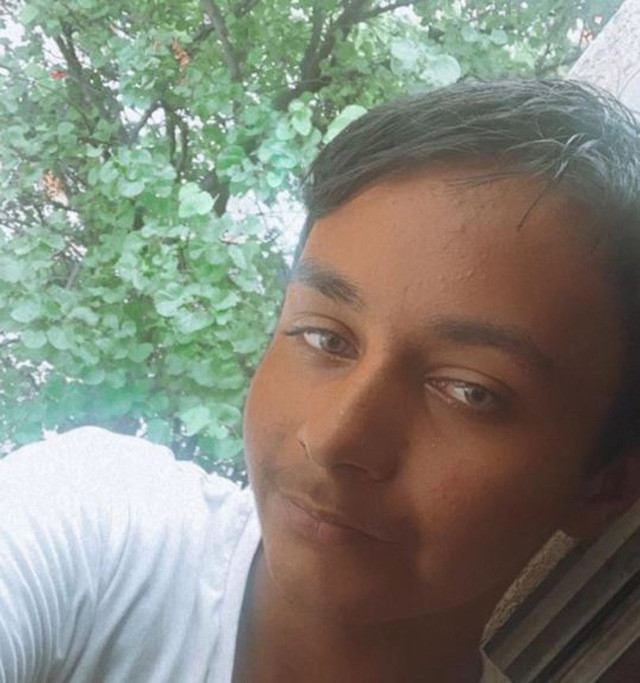 Mo chiec tui o nha nguoi dan ong, nhan vien ve sinh kinh hai