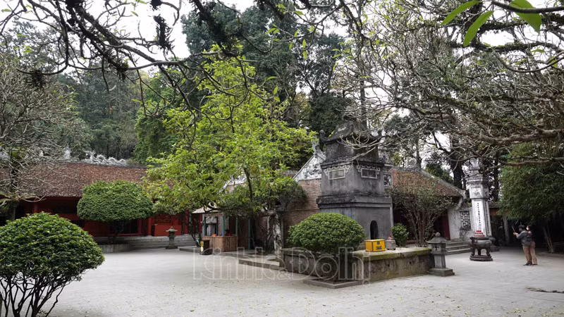 Sự trầm lắng bao phủ lên toàn bộ không gian di tích