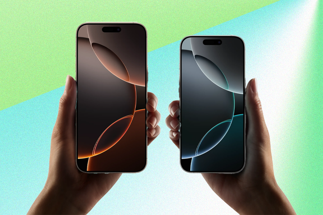 Màn hình của 2 "siêu phẩm" cùng là Super Retina XDR là OLED, hỗ trợ HDR, True Tone, ProMotion và màu P3. Với tỷ lệ tương phản 2 triệu:1, các màn hình có thể cho độ sáng lên đến 2.000 nit khi sử dụng ngoài trời. 