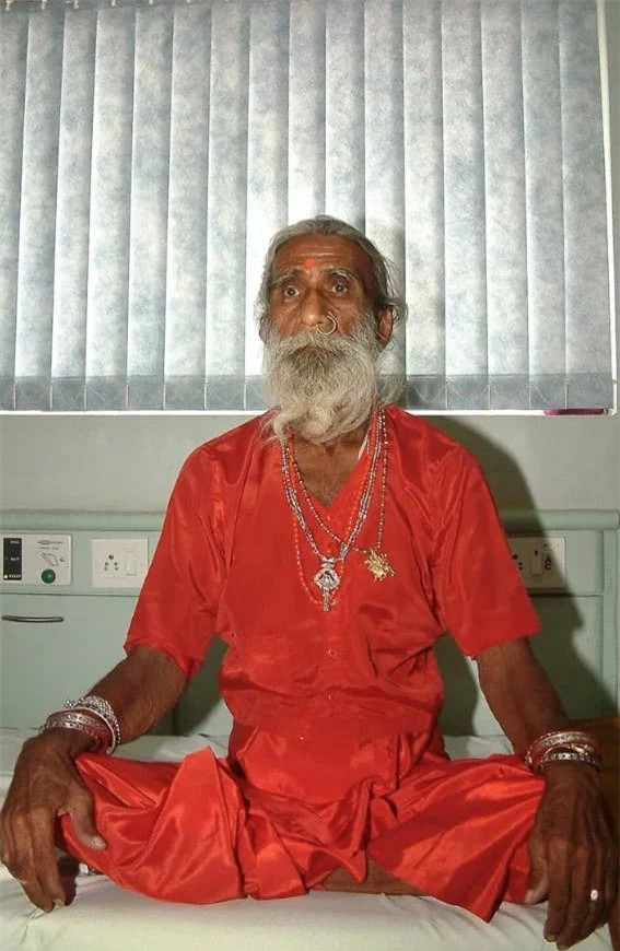 Sự thật 'ngã ngửa' vể tu sĩ không ăn uống suốt 78 năm Su that 'nga ngua' ve tu si khong an uong suot 78 nam