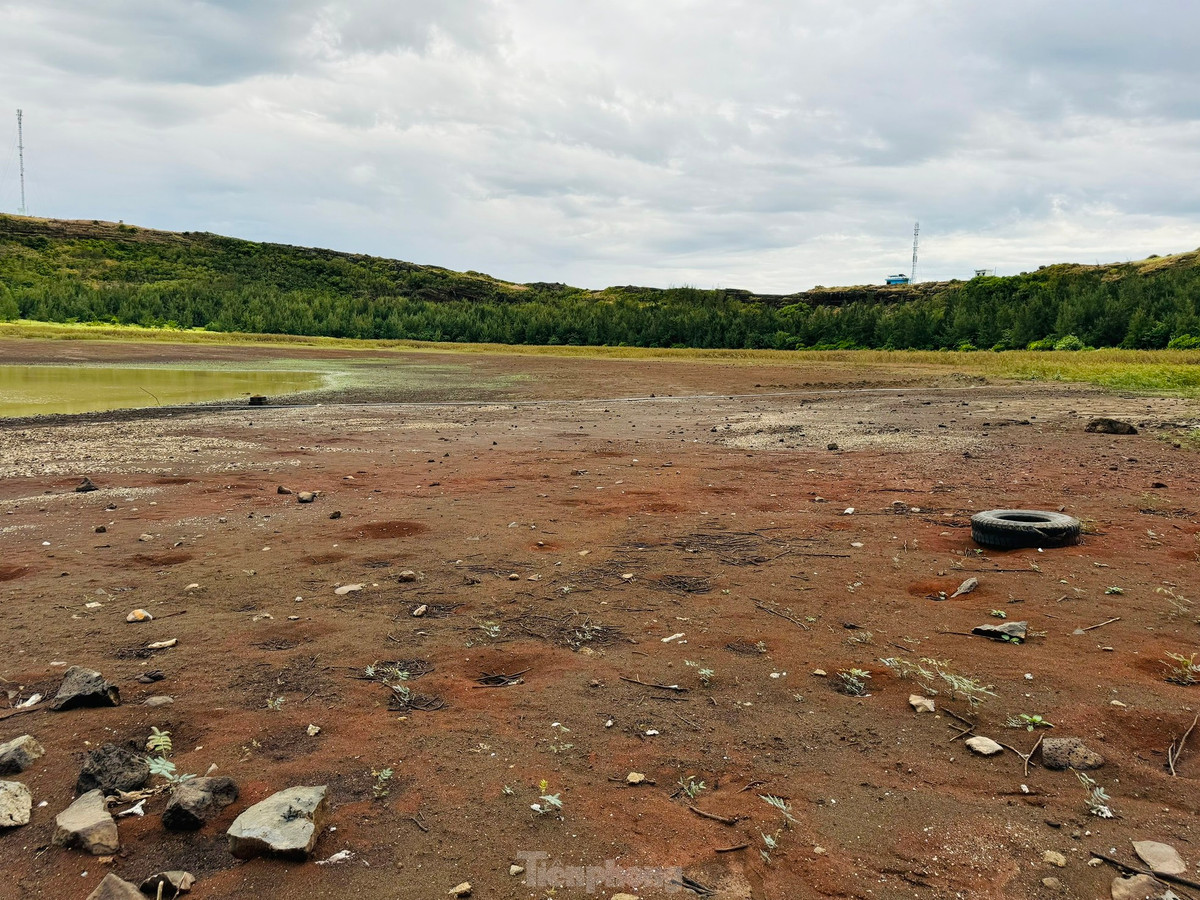 br/> Ngoài việc tạo nên những di sản địa chất độc đáo, dung nham núi lửa bị phong hóa đã hình thành nên nền đất đỏ bazan chứa nhiều khoáng chất.