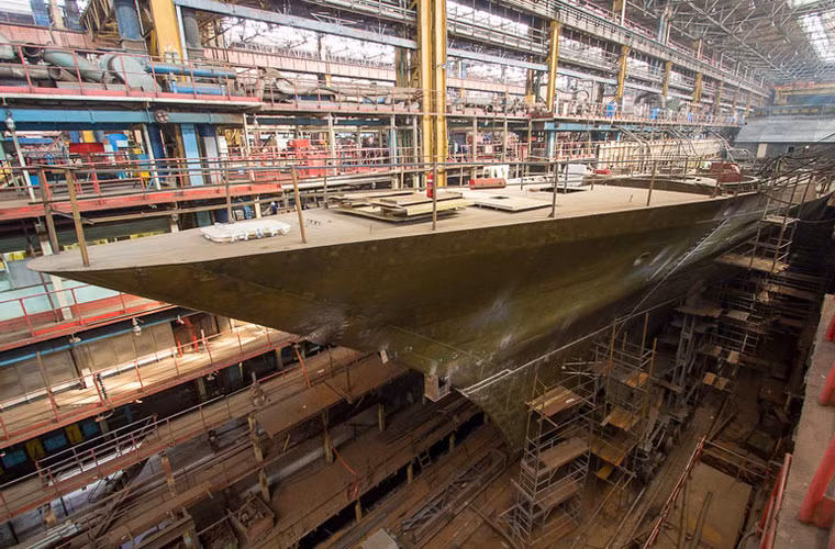 Đáng tiếc là Aslan không cho biết lớp tàu chiến này, có khả năng nó là lớp tàu hộ vệ tên lửa Project 20381 Steregushchy - một chiếc mang tên Sovershennyy được khởi đóng từ năm 2006 nhưng vẫn chưa hoàn thành.