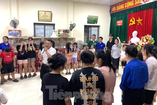 “Thông qua buổi tuyên truyền đã giúp các em thanh thiếu nhi nắm bắt được các kiến thức cơ bản trong việc chủ động tham gia phòng ngừa, ngăn chặn các hành vi xâm hại tình dục trẻ em, các hành vi bạo lực học đường; góp phần xây dựng môi trường sống an toàn cho trẻ tại gia đình, trường học và cộng đồng giảm nguy cơ trẻ em bị xâm hại”, anh Việt chia sẻ. 