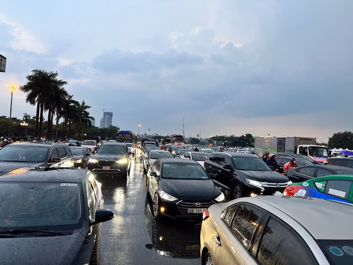 Hình ảnh khu vực sân Mỹ Đình chiều 29/7. Ảnh: Như Ý - Trọng Tài. 