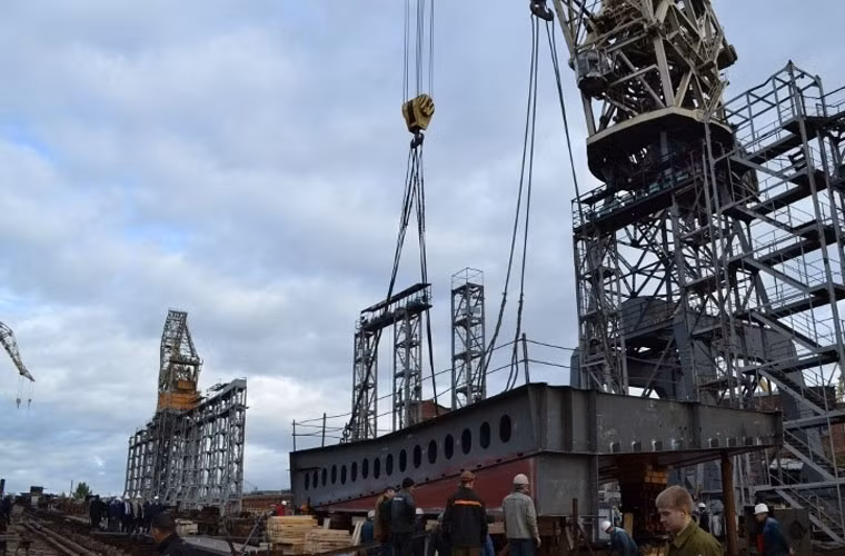 Khối lượng công việc được chia ra với tỉ lệ 60% phía Pháp thực hiện, 40% phía Nga thực hiện.