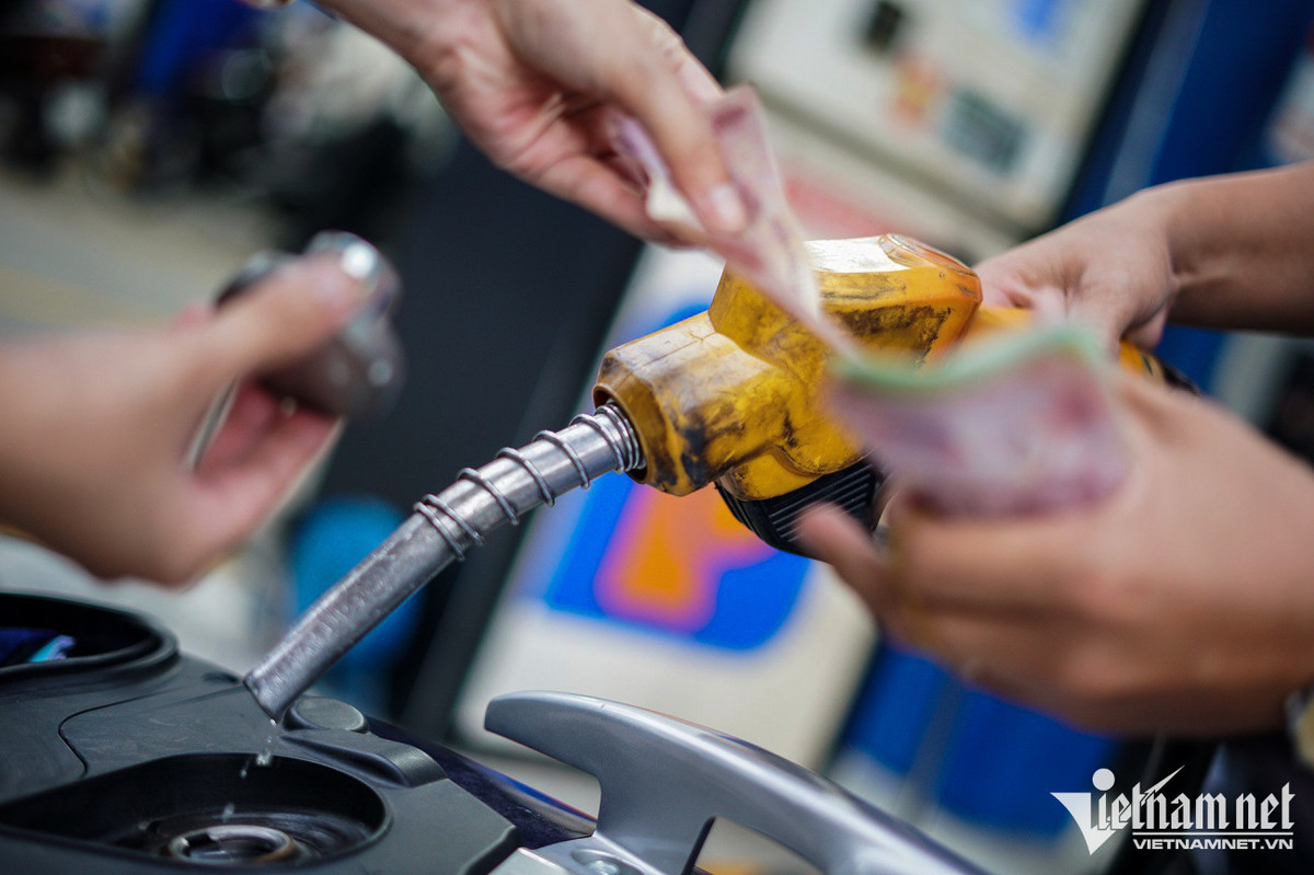 Giá xăng dầu hôm nay 21/2: Thế giới tăng giá Gia xang dau hom nay 21/2: The gioi tang gia