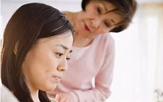 Vo luon thai do voi me chong nhung bat toi co hieu voi nha ngoai