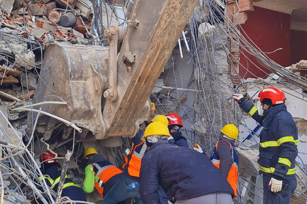 Canh sat cuu ho Viet Nam tim nguoi bi vui lap tai Tho Nhi Ky-Hinh-3