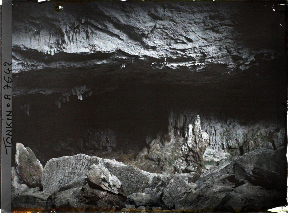 Một góc hang Sửng Sốt.