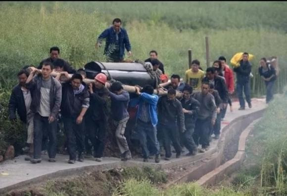 Tai sao noi: “Mua roi quan tai doi doi ngheo kho”?