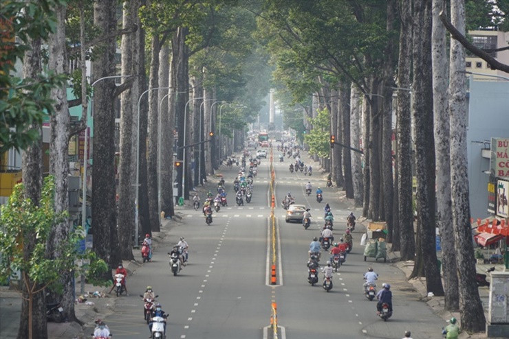 Trong năm 2022, TP HCM phấn đấu tăng trưởng GRDP từ 6%-6,5%.