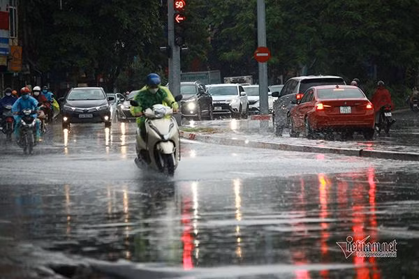 Dự báo thời tiết ngày 14/5: Miền Bắc mưa to, giông lốc vào chiều tối ảnh 1