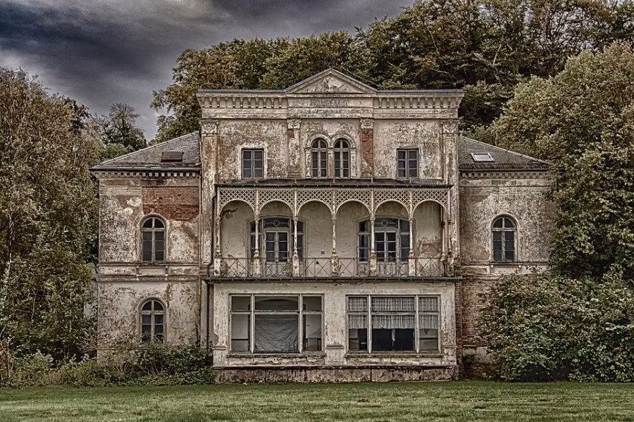 Loại căn hộ này vẫn có thể rất vượng, nếu như được định hướng và bố trí hợp lý, tươm tất về phong thủy. Còn nếu chỉ đến và ở trong các căn nhà cũ nát, xập xệ thì phần ớn là ảnh hưởng đến việc tích lũy của cải, làm ăn thất bát. (Thông tin trong bài chỉ mang tính tham khảo).