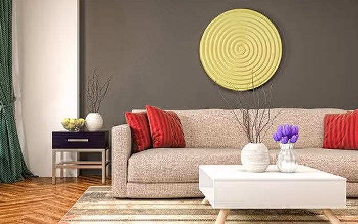 Phòng khách của một gia đình sung túc không phải là bày thật nhiều đồ đạc, đồ có giá trị lớn. Một căn phòng khách gọn gàng, sạch sẽ, có đủ đồ đạc cần thiết mới được coi là có phong thủy tốt.