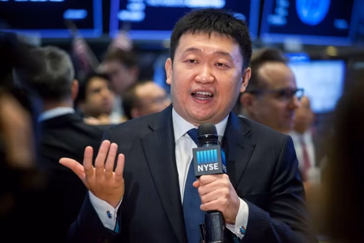 Ông làm việc cho MTV Network, rồi khởi nghiệp với công ty đầu tay GG Game.