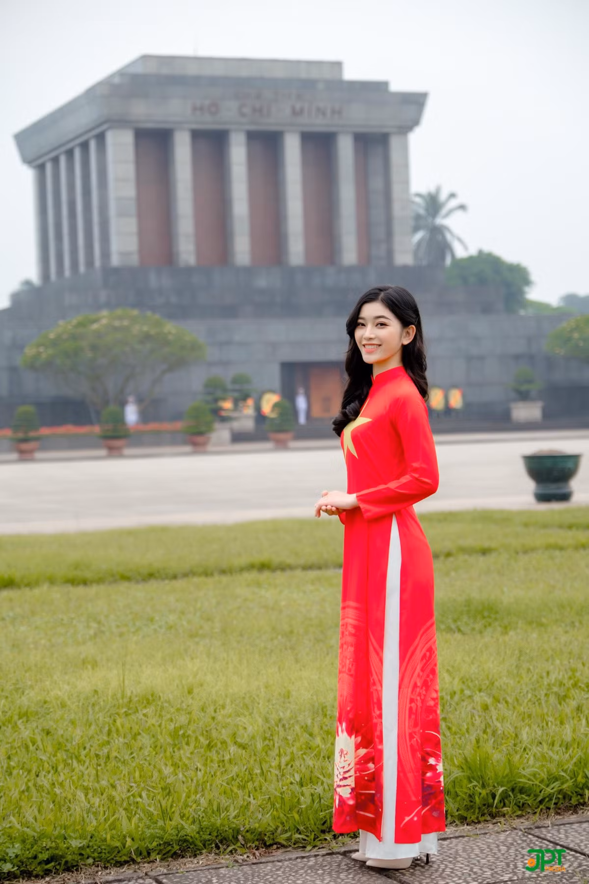 Ao dai Co do sao vang di qua nhung diem tich ghi dau lich su dan toc ve vang-Hinh-10