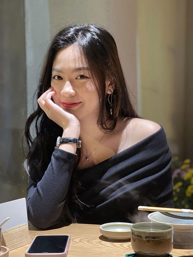 Cô luôn bắt đầu công việc xuyên suốt từ 7h sáng cho đến 23h đêm mỗi ngày để hoàn thành tốt nhiệm vụ cho kỳ Seagame 31.