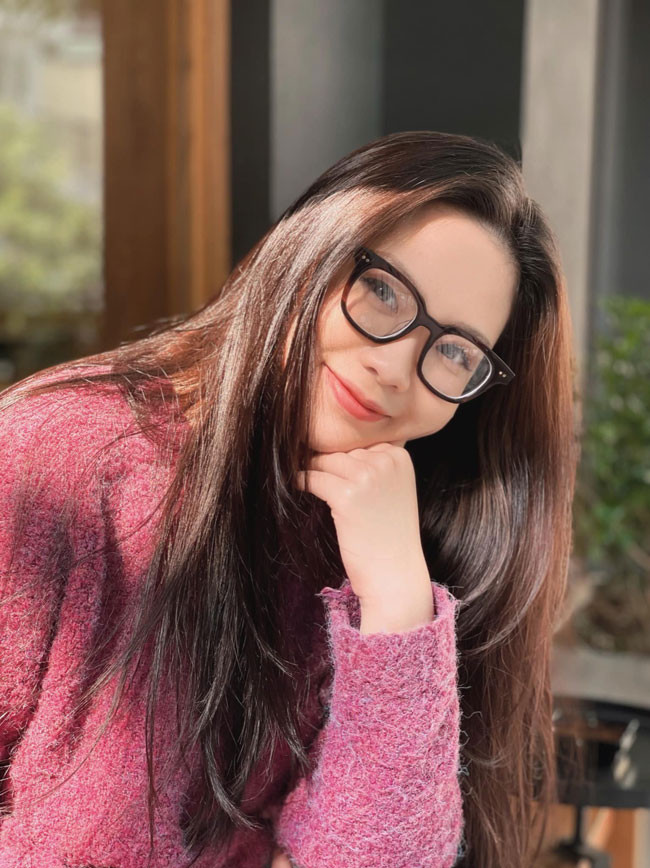 Nữ BTV xinh đẹp chia sẻ, dù công việc bận rộn suốt ngày, phải đi nhiều, dẫn nhiều nhưng cô chưa bao giờ cảm thấy mệt mỏi. Đổi lại, công việc này mang đến cho cô nhiều năng lượng hơn để tiếp tục hành trình của mình.