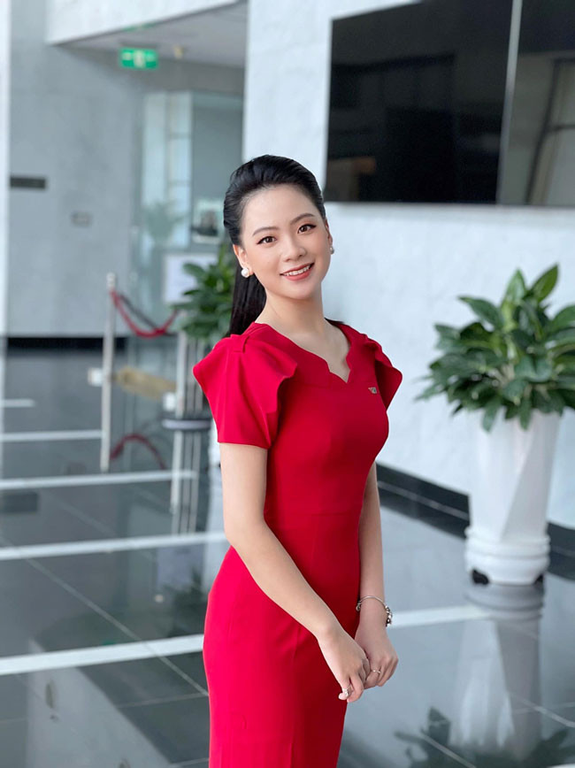 Với gương mặt xinh đẹp, nữ tính, Quỳnh Hương nhận được rất nhiều cơn mưa lời khen về nhan sắc, cũng như những thành tích nổi bật của mình trong những năm còn đứng trên sàn đấu.