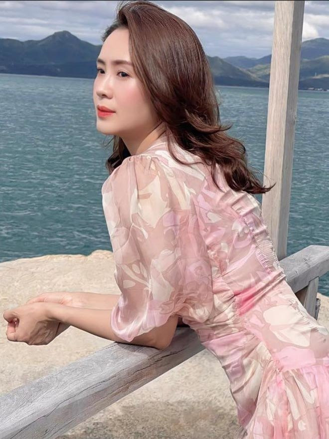 Thoi trang di bien cua my nhan Viet: Dam Thu Trang nhe nhang, Hong Diem chuan nang tho-Hinh-5